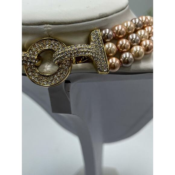 Carolee Three Strand Peach Gray Pearl Necklace Gold Tone Clasp With Pave Crystal - Picture 8 of 10